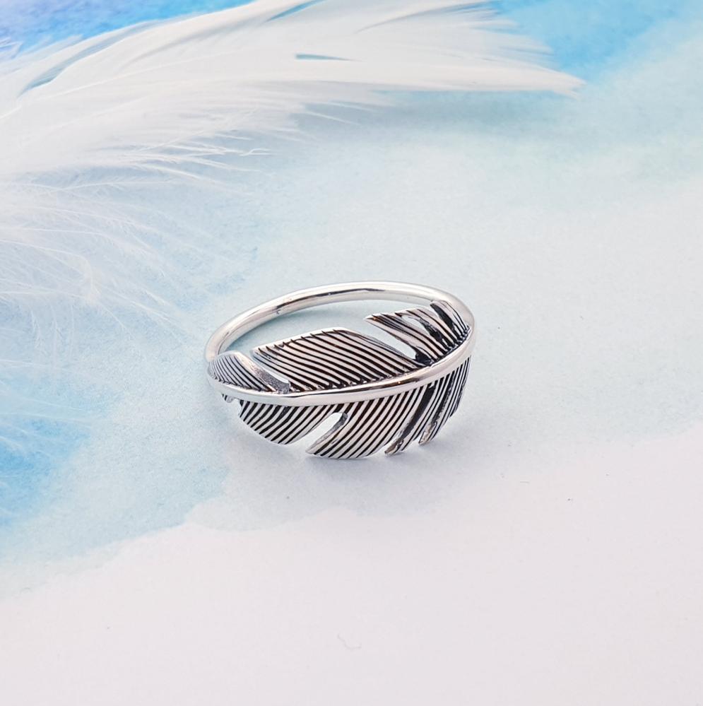 Sterling Silver Oxi Feather Ring