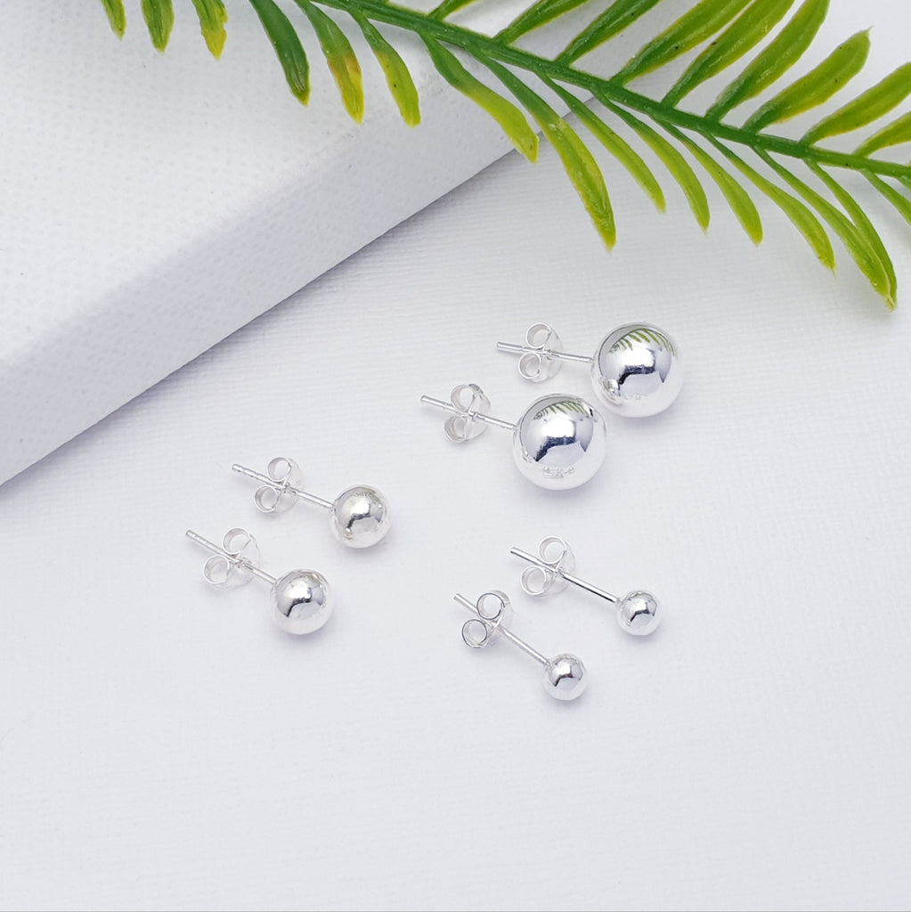 Our Silver Small, Medium or Large Ball Studs are perfect for everyday wear.  These contemporary studs are beautifully understated, adding a touch of class to any outfit.