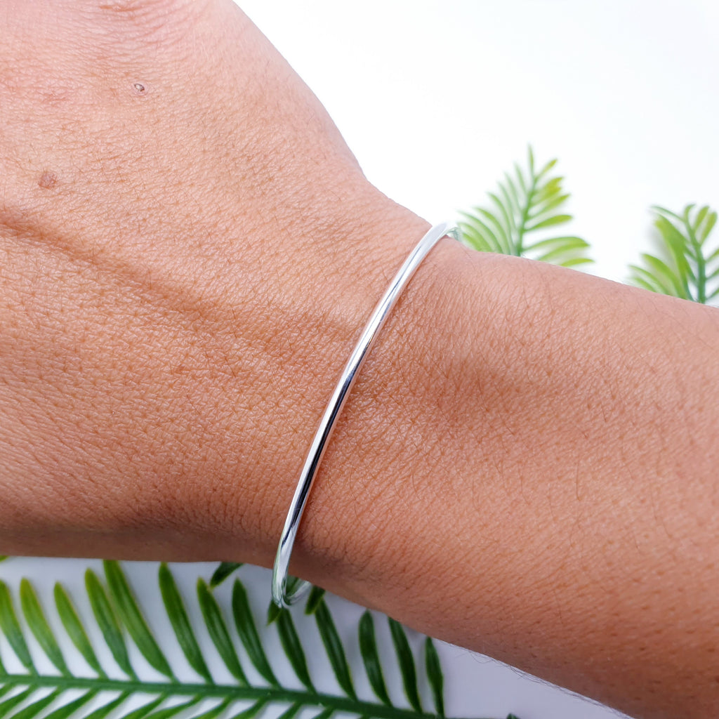 Chic, handmade sterling silver fine tube bangle