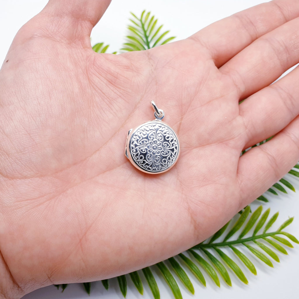 Sterling Silver Round Floral Locket