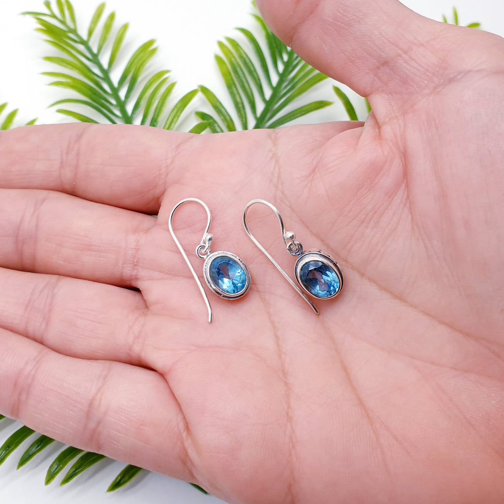 Blue Topaz Sterling Silver Oval Detailed Earrings