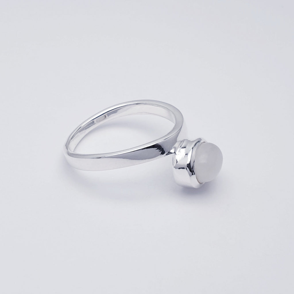 handmade moonstone gemstone and sterling silver ring