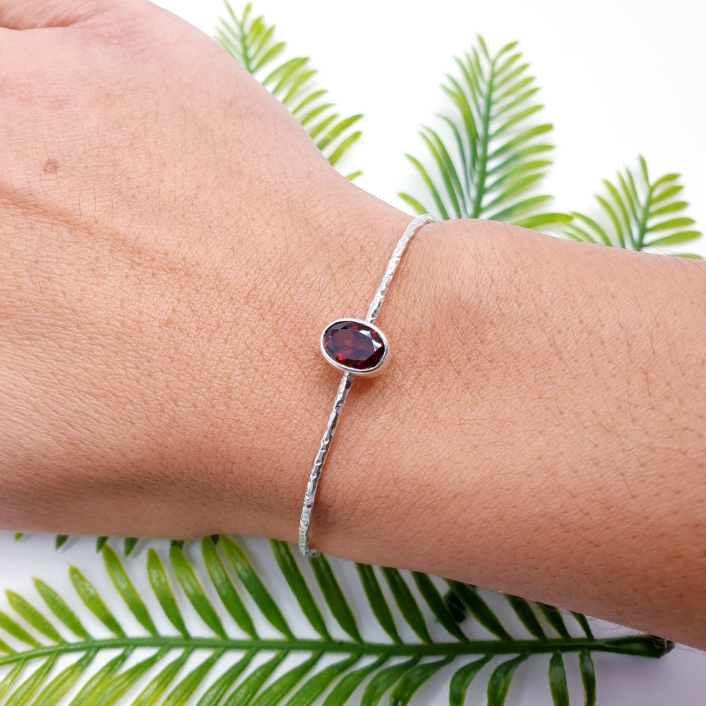 Garnet Little Stone Cuff