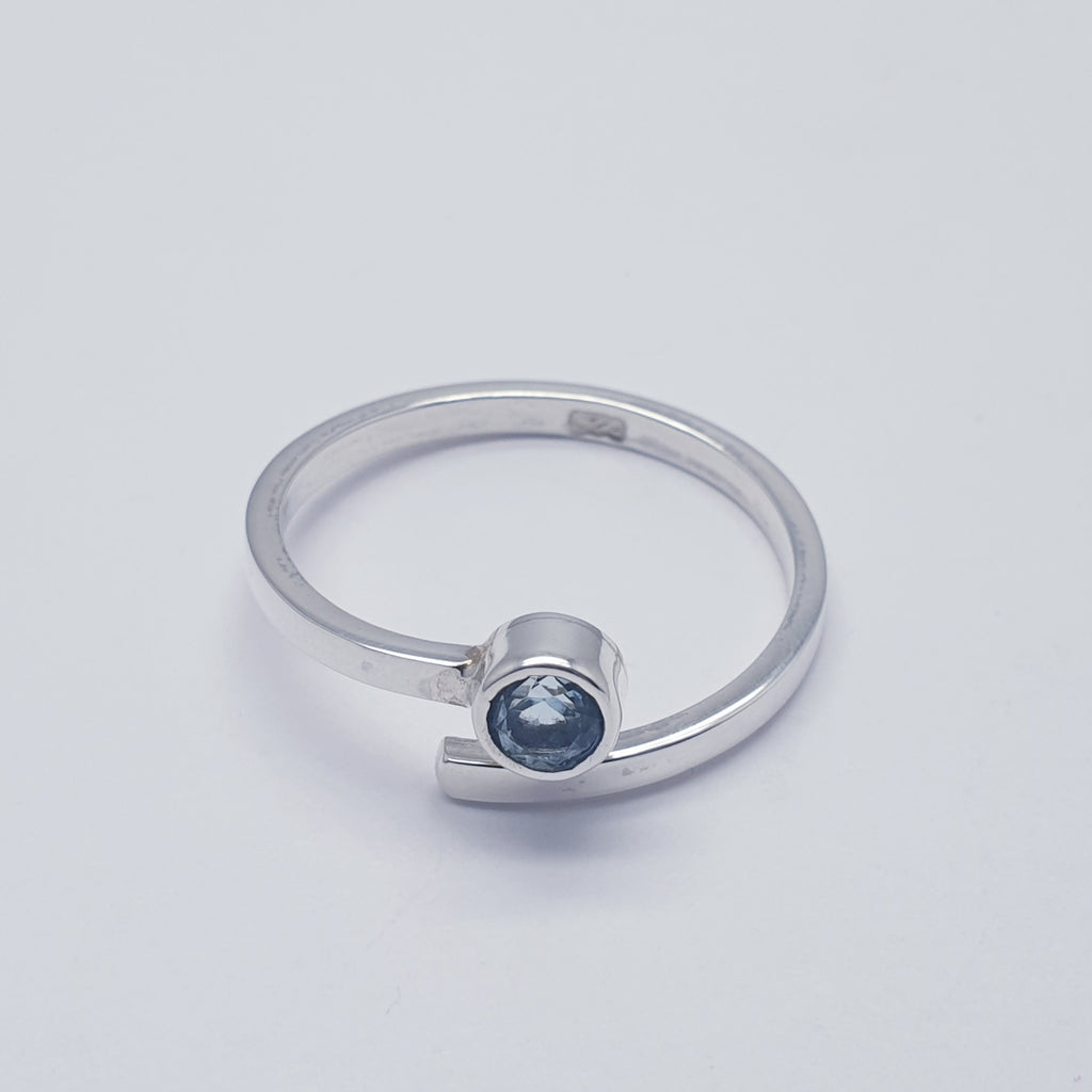 Blue Topaz Sterling Silver Simple Spiral Ring