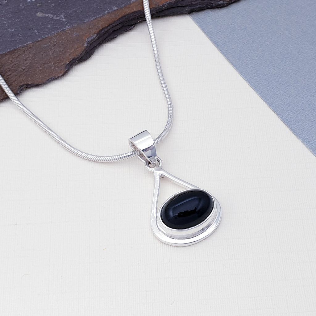 Onyx Valentina Pendant