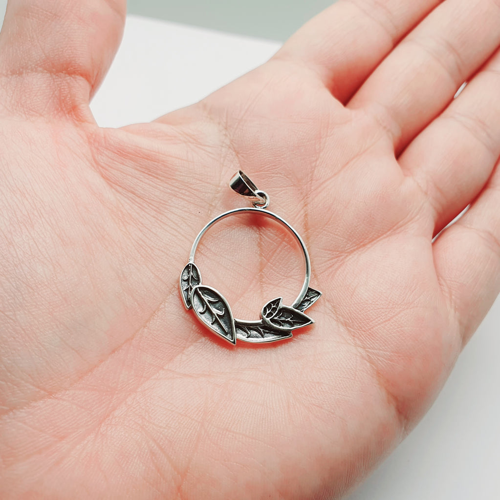 Sterling Silver Circle of Leaves Pendant