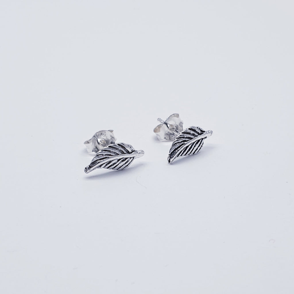 Sterling Silver Oxi Feather Studs