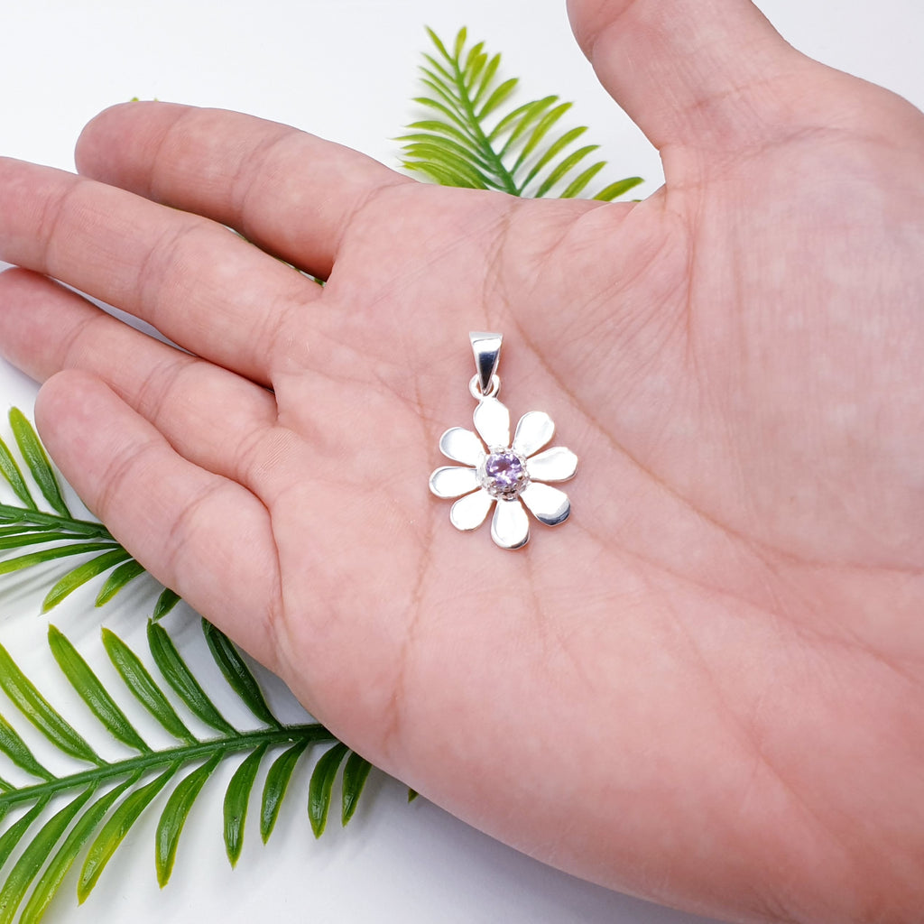 dainty natural amethyst and sterling silver daisy pendant.